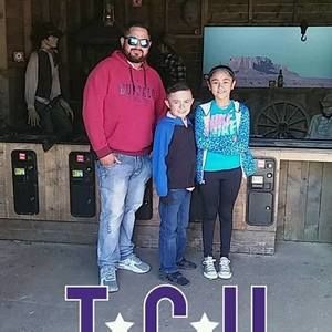 Meet your Posher, Carlos